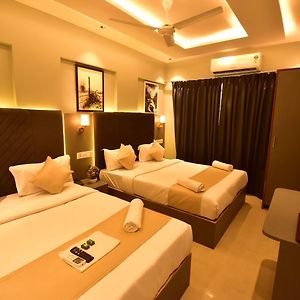Deluxe Family Suite
